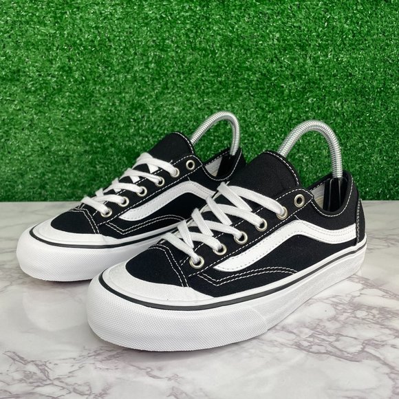Vans Shoes - NEW Vans Old Skool Low Shoes Sneakers Black White Women's Size 7
